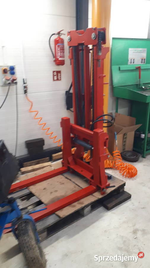 Podnośnik widłowy na TUZ ciągnika 700 2 m Głogoczów