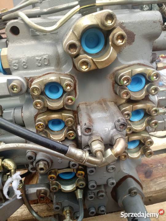 Rozdzielacz Hitachi 210W C040060009 0509 1050 Kielce