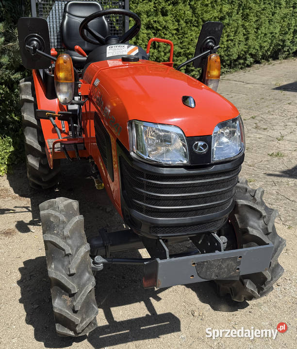Kubota B1241 minitraktor 4x4 gwarancja Rokietnica