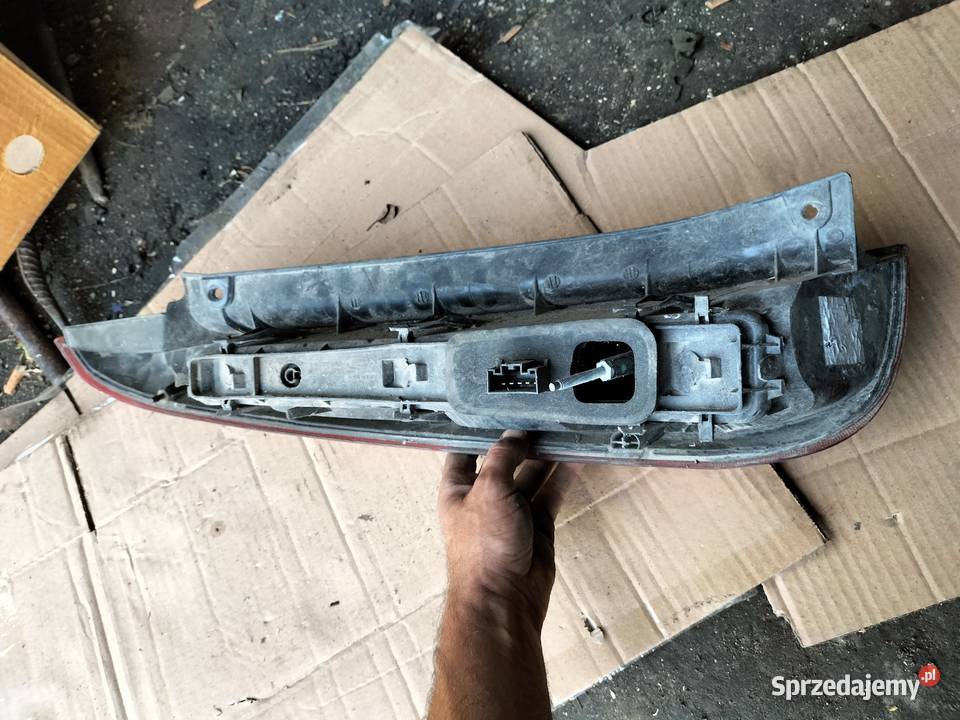 LAMPA TYŁ TYLNA PRAWA FORD FIESTA MK5 MK 5 Kamień-Kolonia
