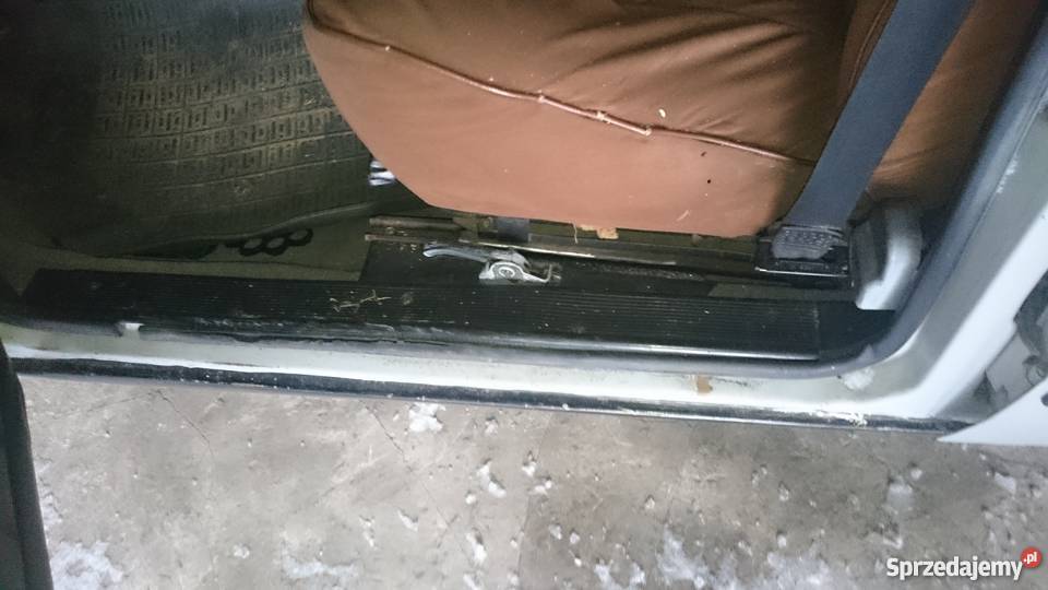 Fiat 125p kredens silnik ROVER 109 89 Ostrołęka