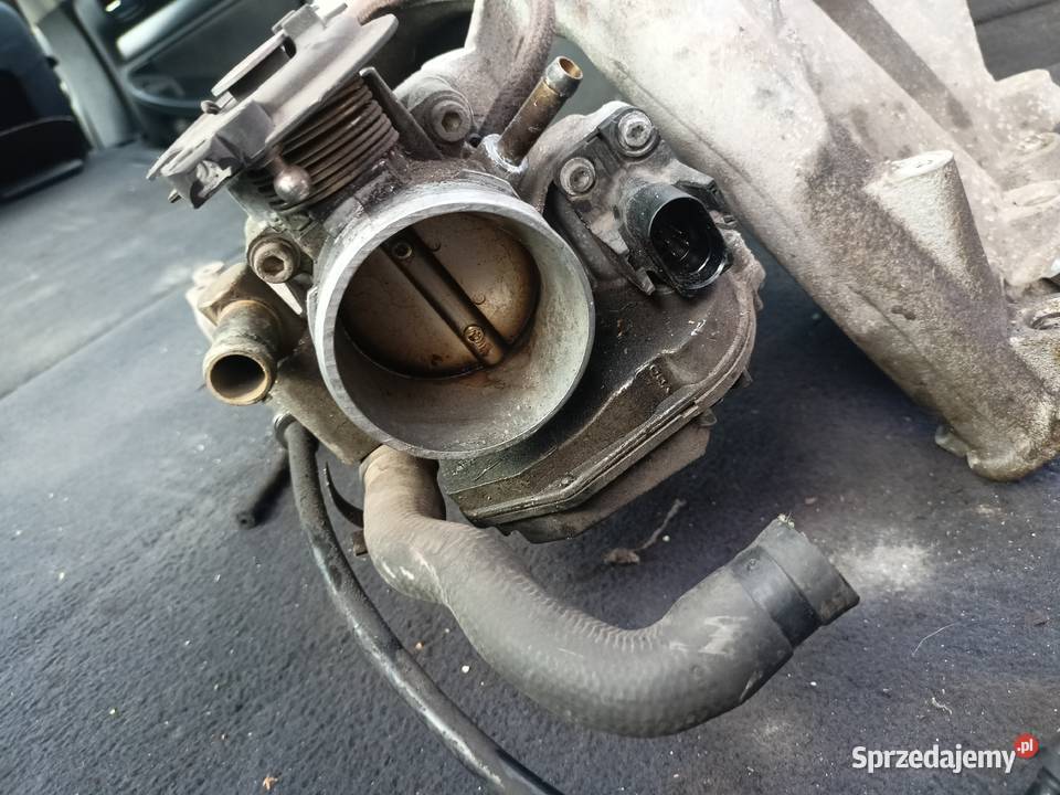 Kolektor Ssący z przepustnicą 16 Audi A4 B5 a12 osobowe Myszków