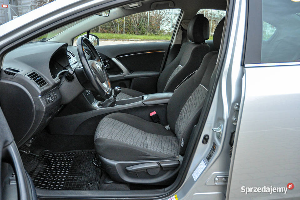Toyota Avensis 18 147 2014 r Lift Salon 1798cm3 Wrocław