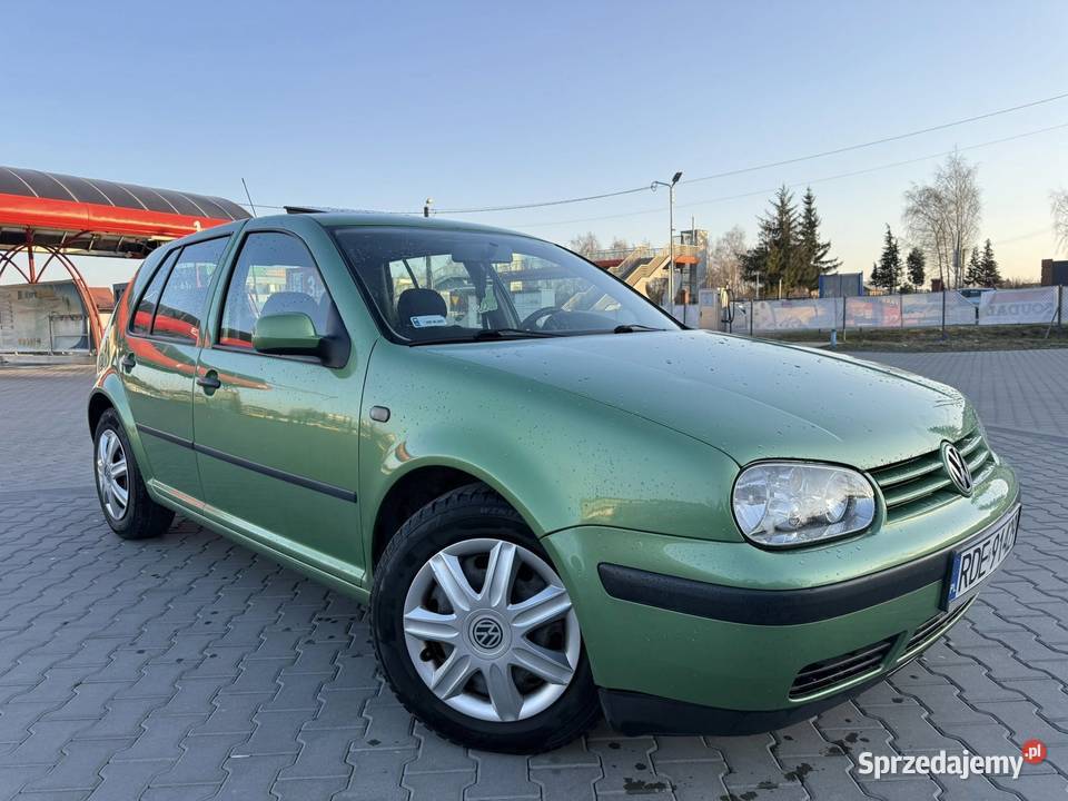 VW Golf 4 14 Benzyna 2000r Ładny Zadbany sprzedam