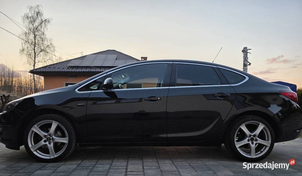 Opel Astra j 14 turbo LPG sedan 2017 r Olkusz