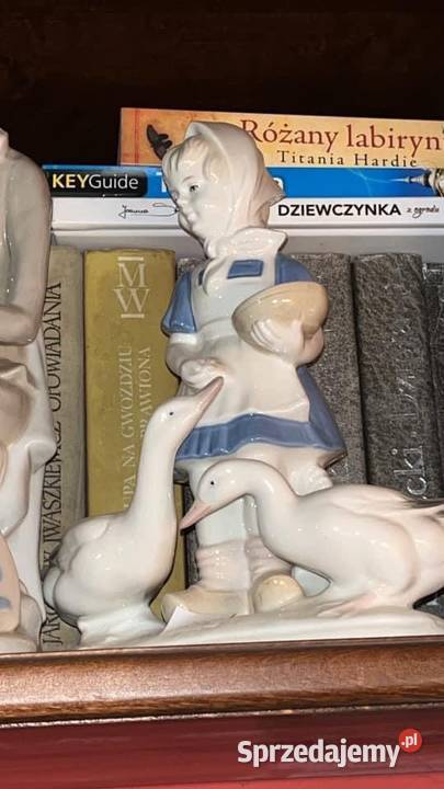 Figurka dziewczynki karmiącej gąski Syg GDR i Gdańsk
