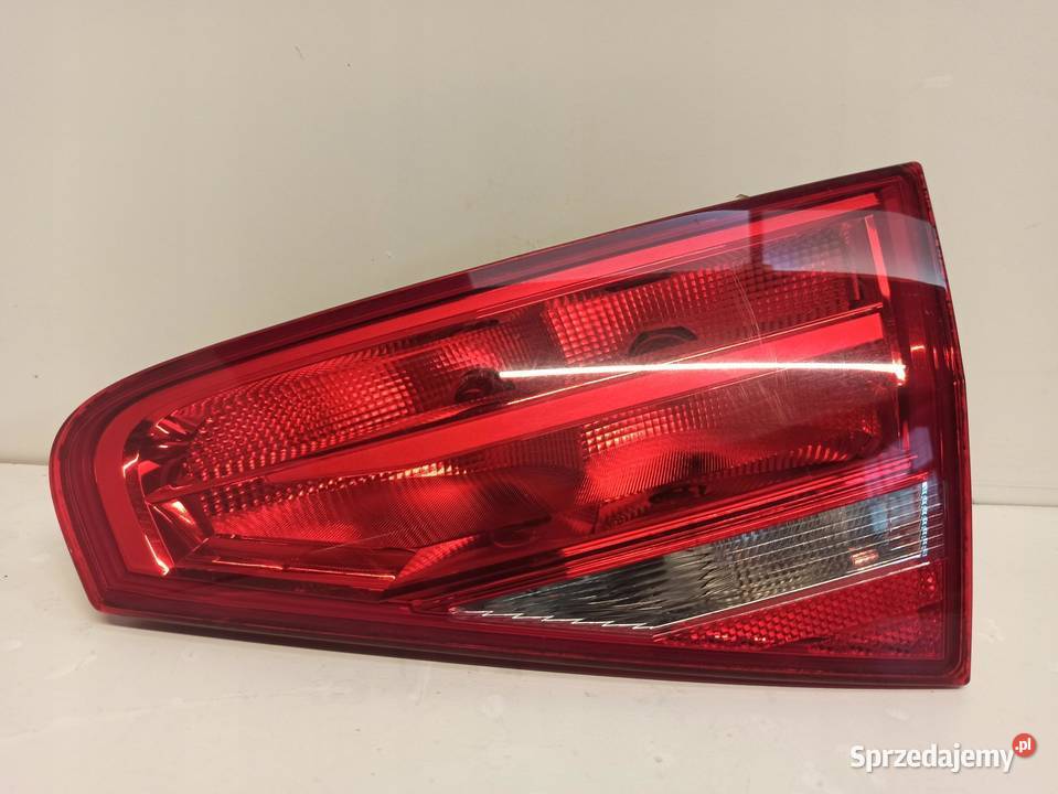 LAMPA PRAWY TYŁ W KLAPĘ AUDI A4 B8 8K5945094AA