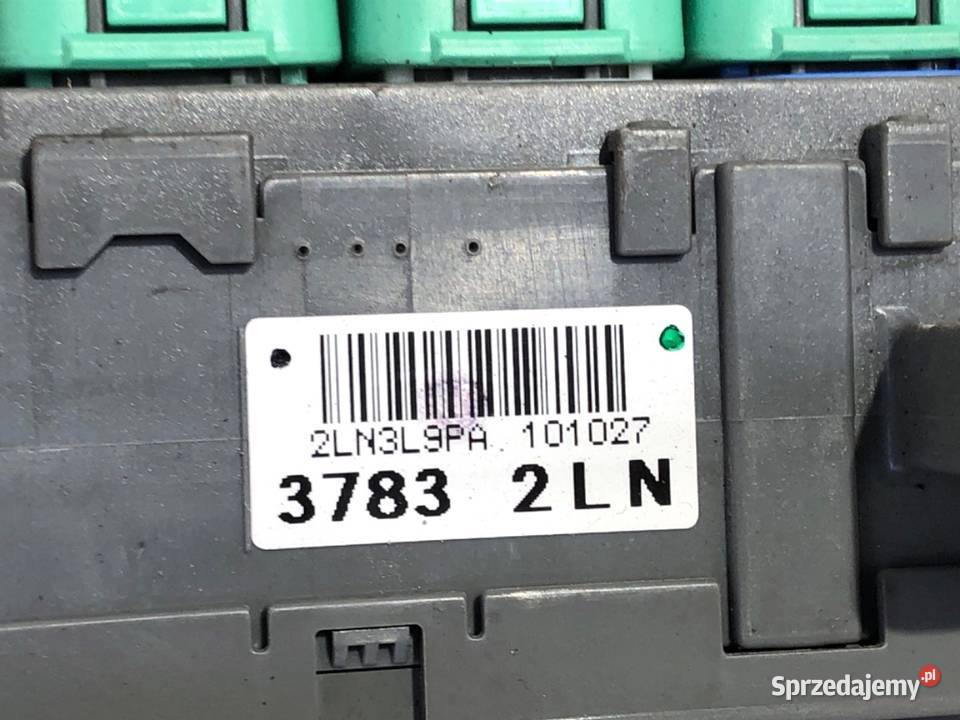 SKRZYNKA BEZPIECZNIKÓW HONDA CIVIC VIII 37832LN osobowe sprzedam