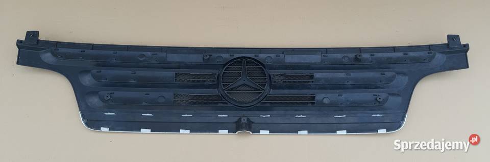 MERCEDES ATEGO GRILL ATRAPA A9738800023 Trzciel