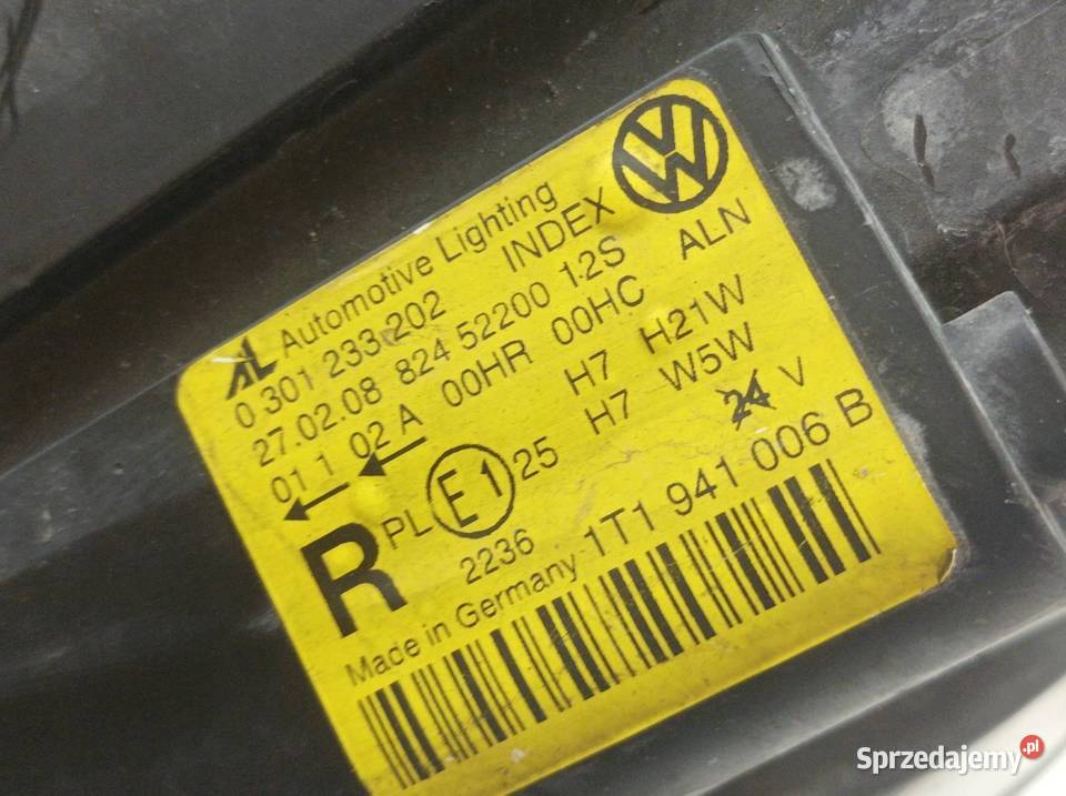 LAMPA PRZÓD PRAWA 1T1941006B 0301233202 VW Lampy przednie