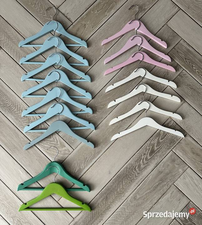 Zestaw wieszaków ubrankowych dziecięcych sprzedam