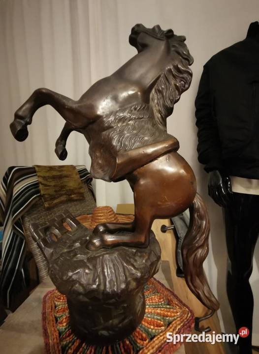figurka konia w galopie stającego dęba Piękna Figurki i rzeźby łódzkie Łódź sprzedam