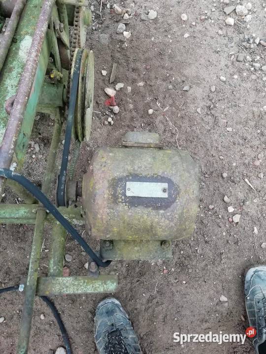 Sprzedam podajnik do kostek Pietrzykowo