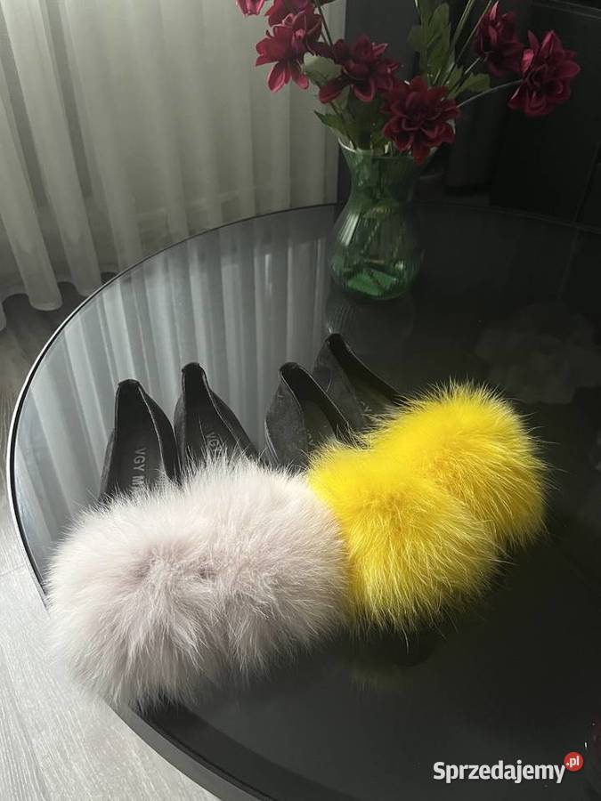 Czarne zamszowe balerinki z naturalnym futrem Szaflary sprzedam