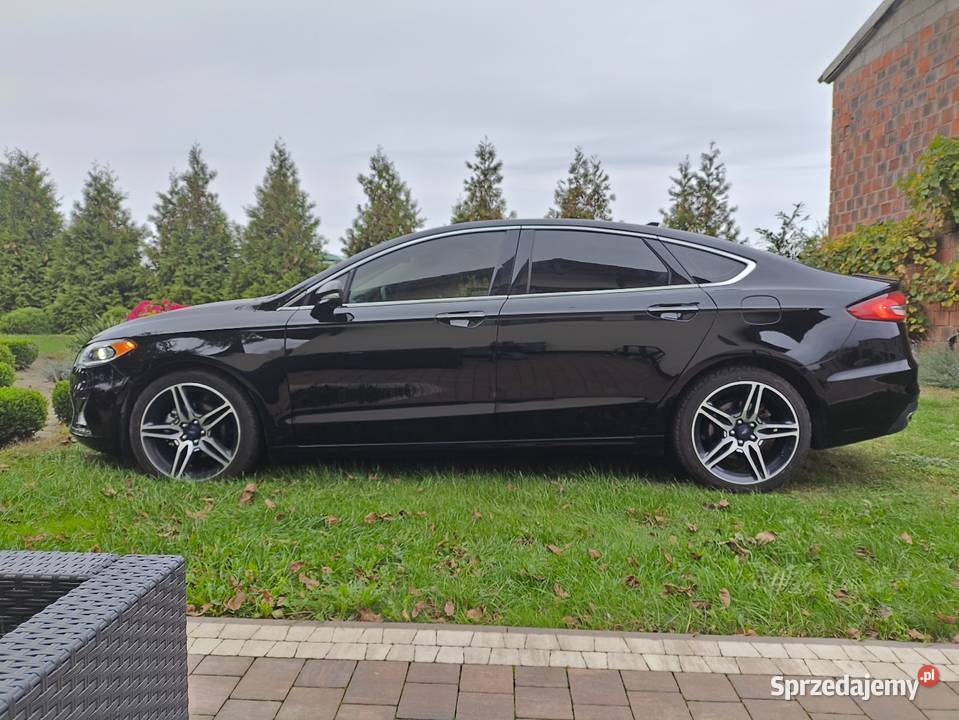 Ford Fusion 20 EcoBoost 2019r Titanium czarny Dębowo