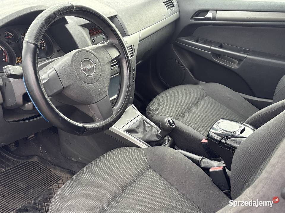 Opel Astra Hatchback Paniówki