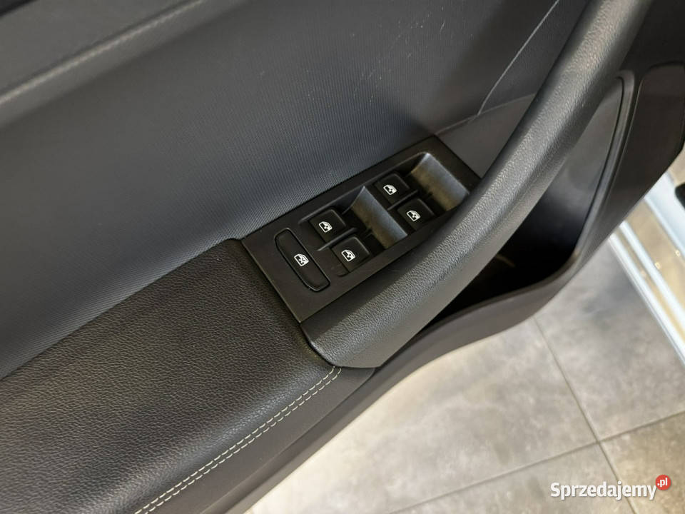 koda RAPID Ambition 10TSI 95 M5 2019 r salon wielofunkcyjna kierownica Myślenice