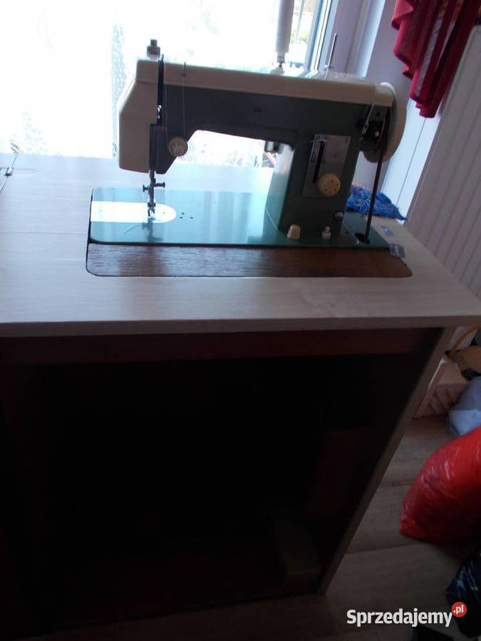 Szafkowa maszyna do szycia Łucznik Wejherowo