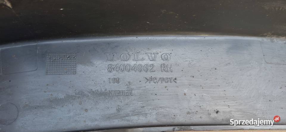 VOLVO FH4 LISTWA NAKŁADKA NADKOLA PRAWA BANAN Bieleń