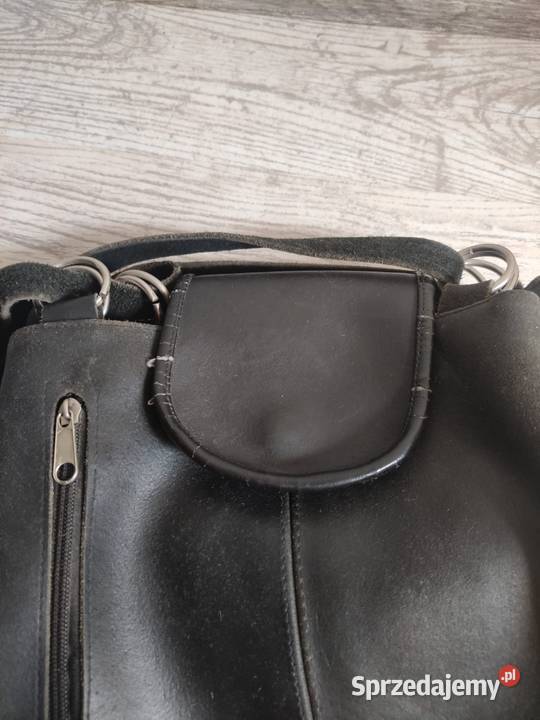 Torebka czarna listonoszka skórzana Dla kobiet