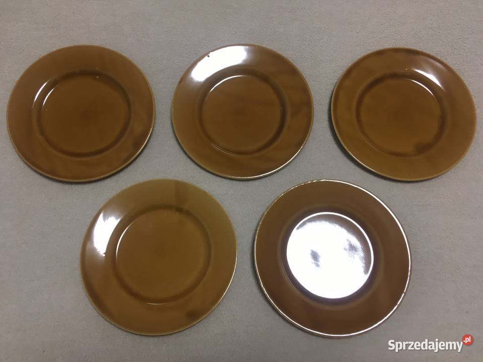 PRL talerzyk talerzyki deserowe 17 brązowe zachodniopomorskie Kołobrzeg