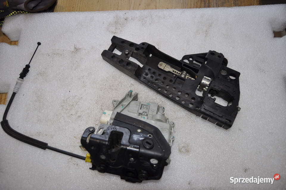 Audi A4 B8 zamek drzwi prawy tył 8K0839016C Sierakowice