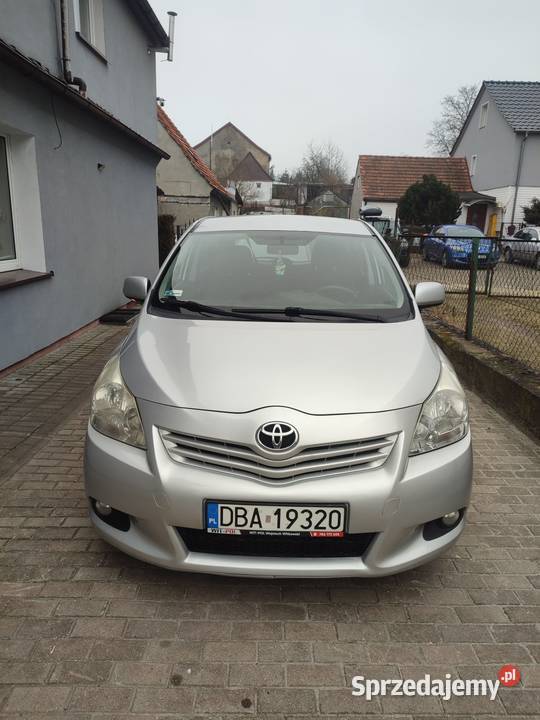 Sprzedam samochód marki Toyota verso Samochody osobowe dolnośląskie Wałbrzych