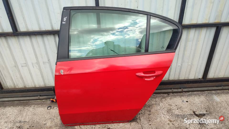 PASSAT B7 DRZWI LEWY TYŁ TYLNE SEDAN CZERWONE osobowe Włoszczowa sprzedam