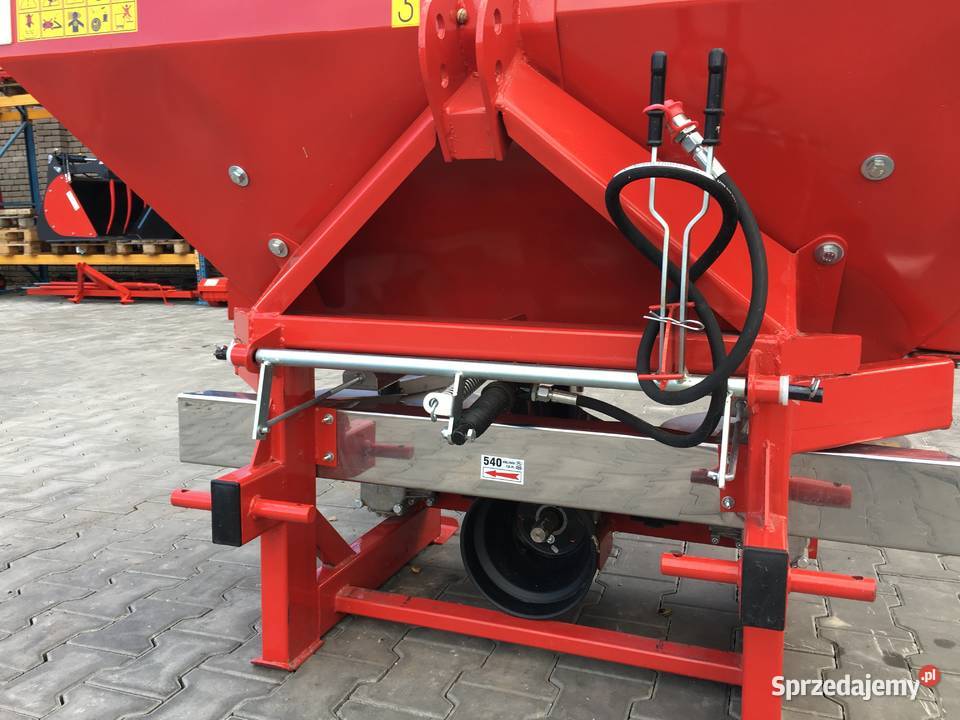 Rozsiewacz nawozu 600800L TYTAN firmy STRUMYK nieuszkodzony Maków Mazowiecki