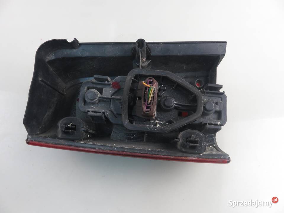LAMPA PRAWA TYLNA PEUGEOT PARTNER I