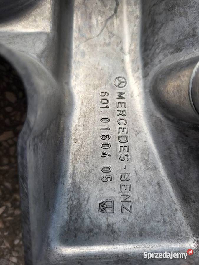 Mercedes 124 190 201 Diesel OM601 Pokrywa głowice cylindrów Części pomorskie Gdańsk