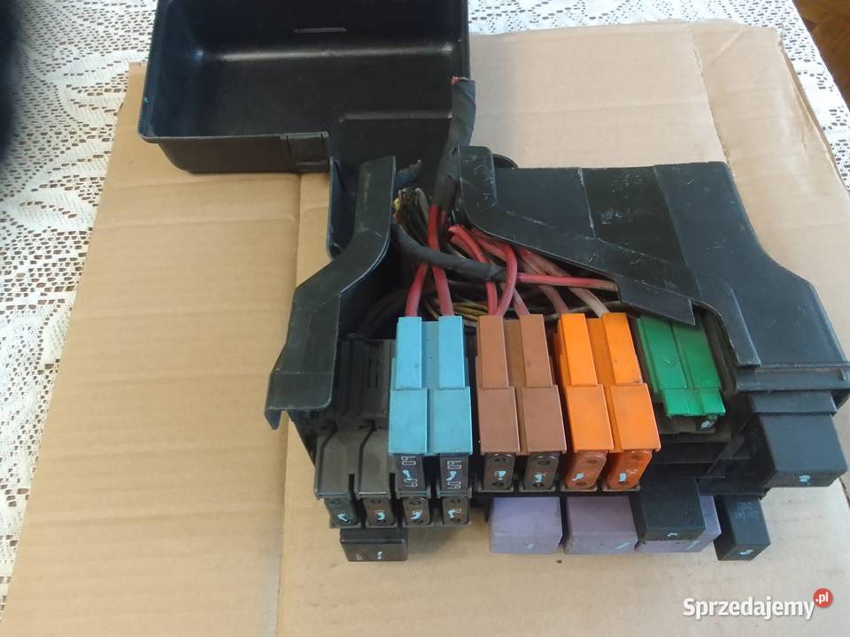 Skrzynka bezpieczników Renault Laguna 2 16 18 osobowe
