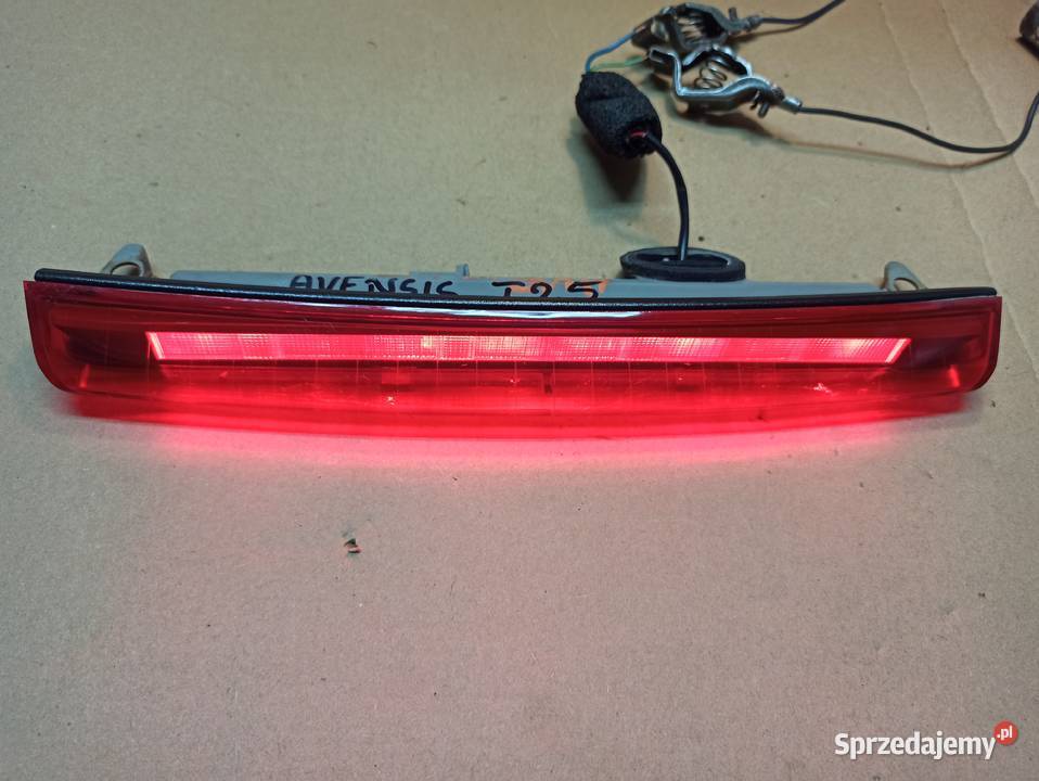 ŚWIATŁO STOPU TOYOTA AVENSIS T25 KOMBI dolnośląskie Bolesławiec sprzedam