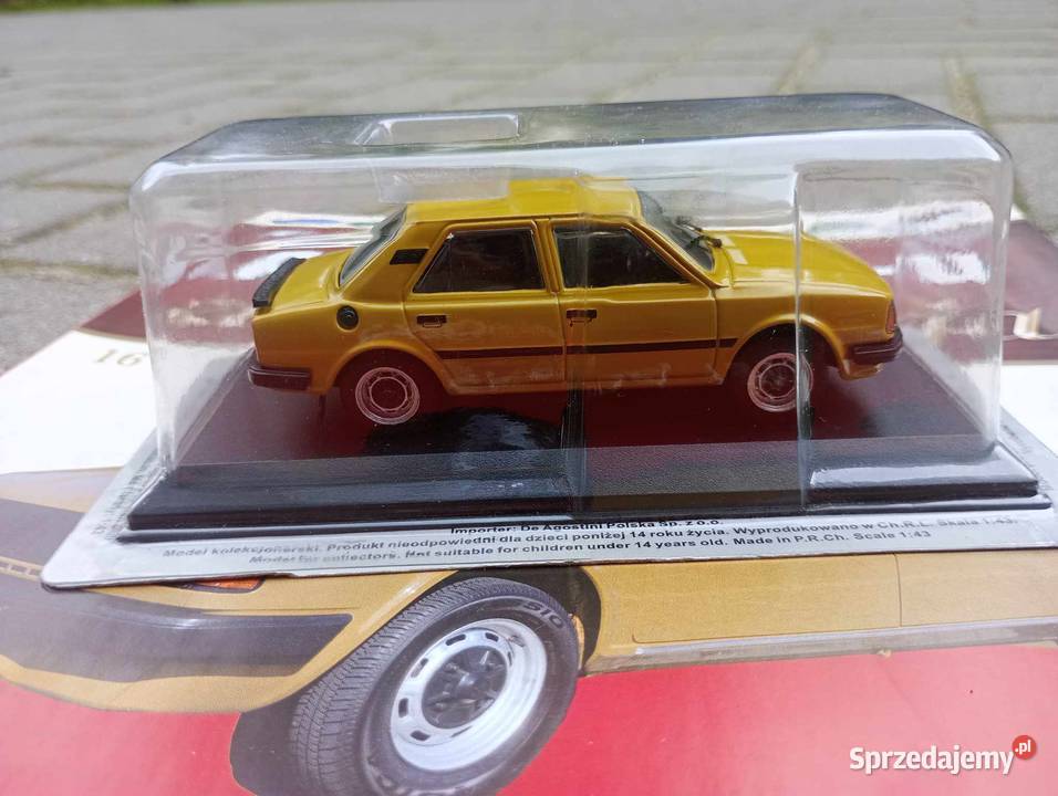 SKODA 120LS złota kultowe auta PRL kolekcja Warszawa
