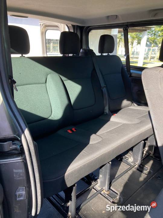 Renault Trafic 9 osobowe Samochody osobowe pomorskie