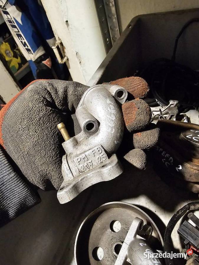 Peugeot speedfight 2 króciec ssący gaźnika