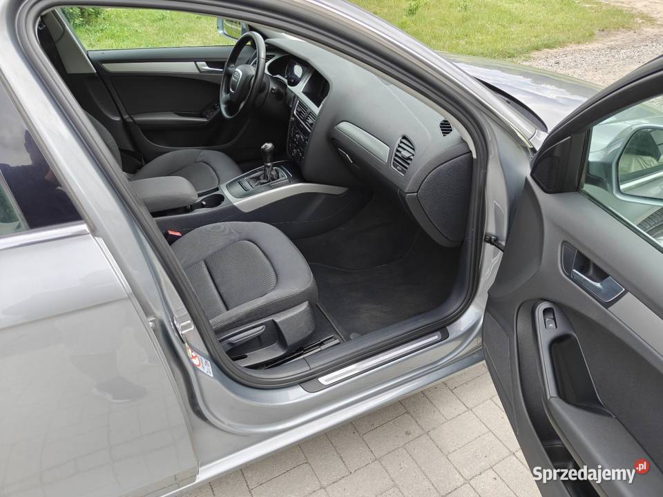 Audi A4 B8 20 TDIOryginalny lakier235 000Nowe manualna Lublin