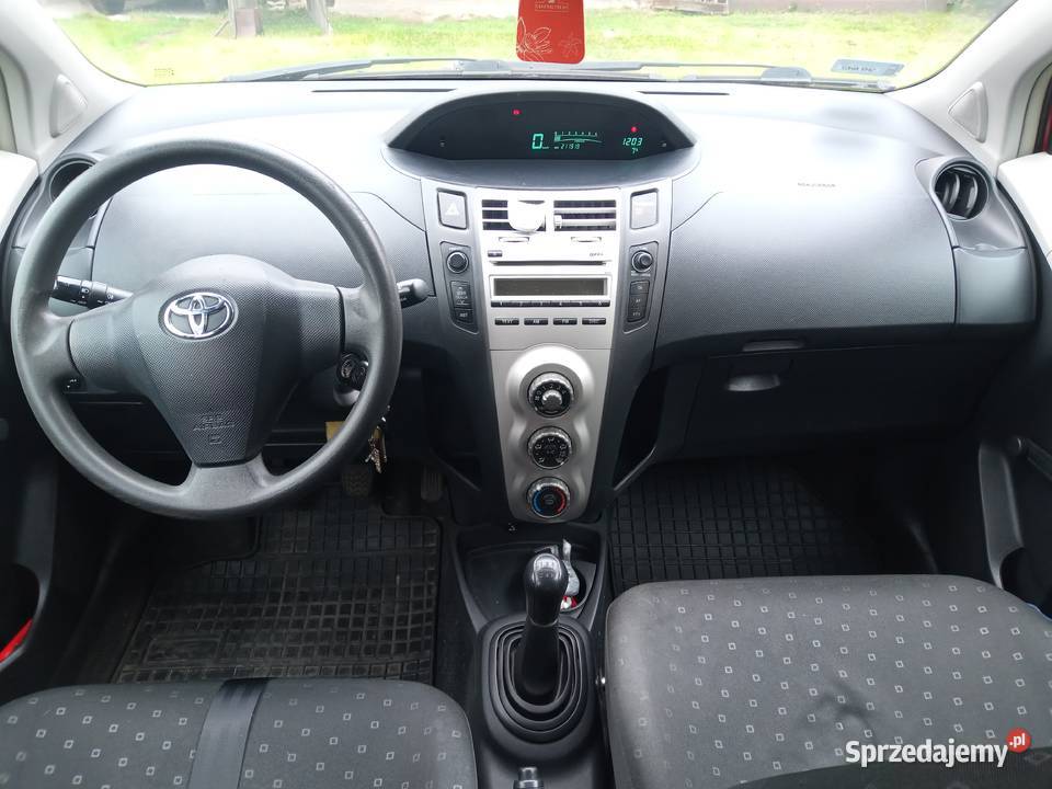 Toyota Yaris II 13 benzyna 5 drzwi 217000km śląskie Dąbrowa Górnicza