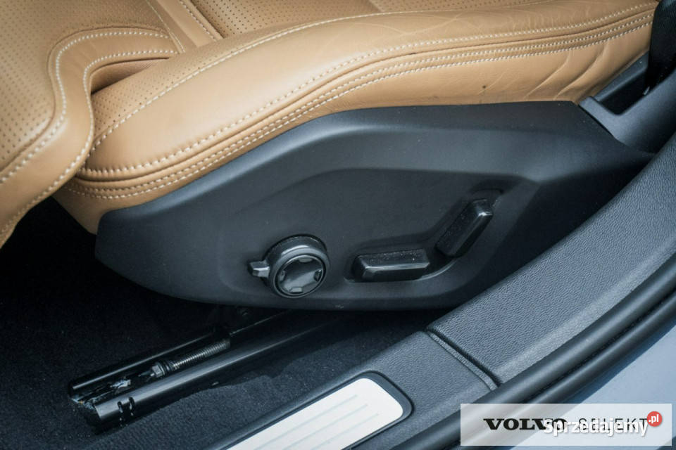 Volvo S60 VOLVO S60 B5 Ultimate Dark Mild Hybrid kamera cofania Łódź