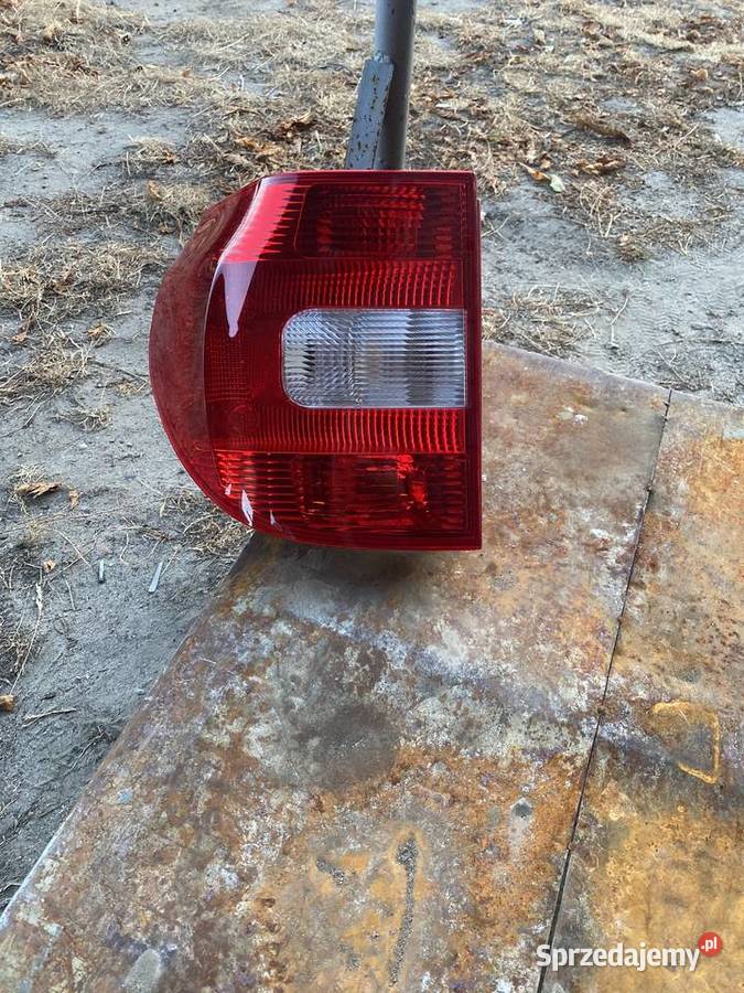 Sprzedam tylny prawy klosz do skody yeti Lampy tylne Ślesin sprzedam