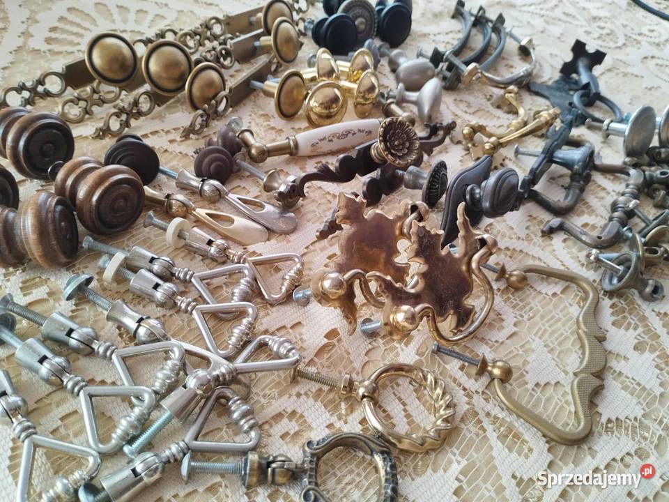 stare uchwyty meblowe z szyldem i bez 62 sztuk Gorzów Wielkopolski