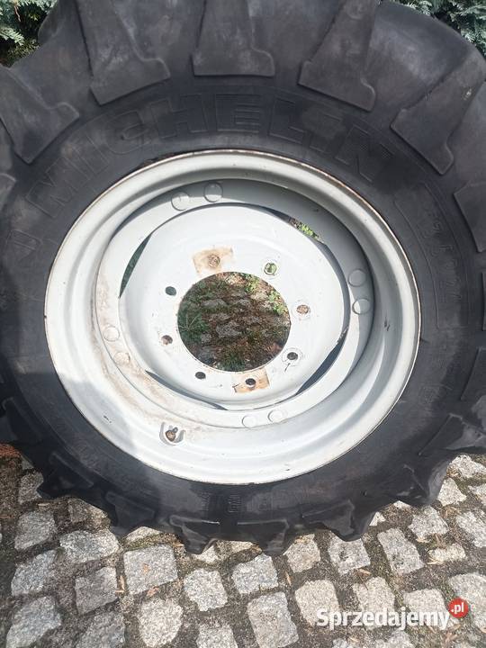 Opony rolnicze 136 R24 na feldze Złotnik