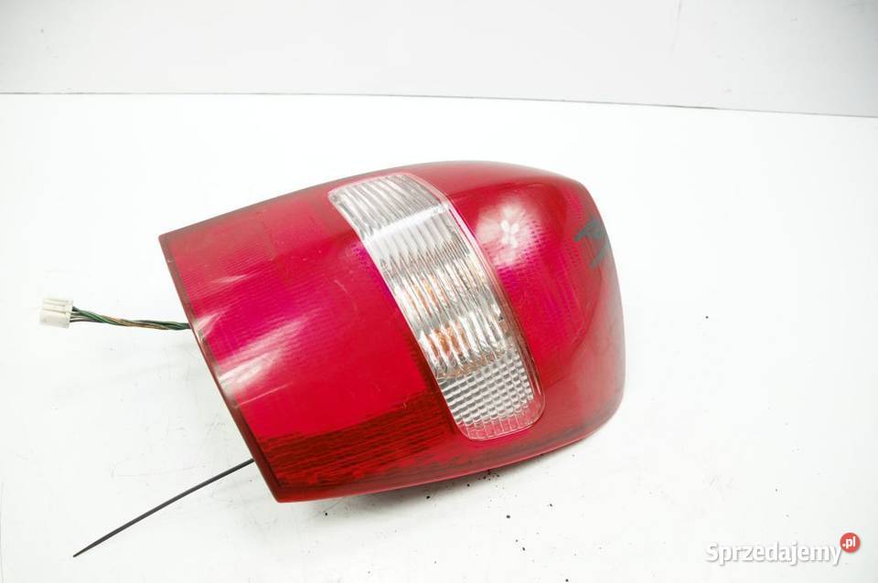 LAMPA PRAWA TYŁ MAZDA 323F