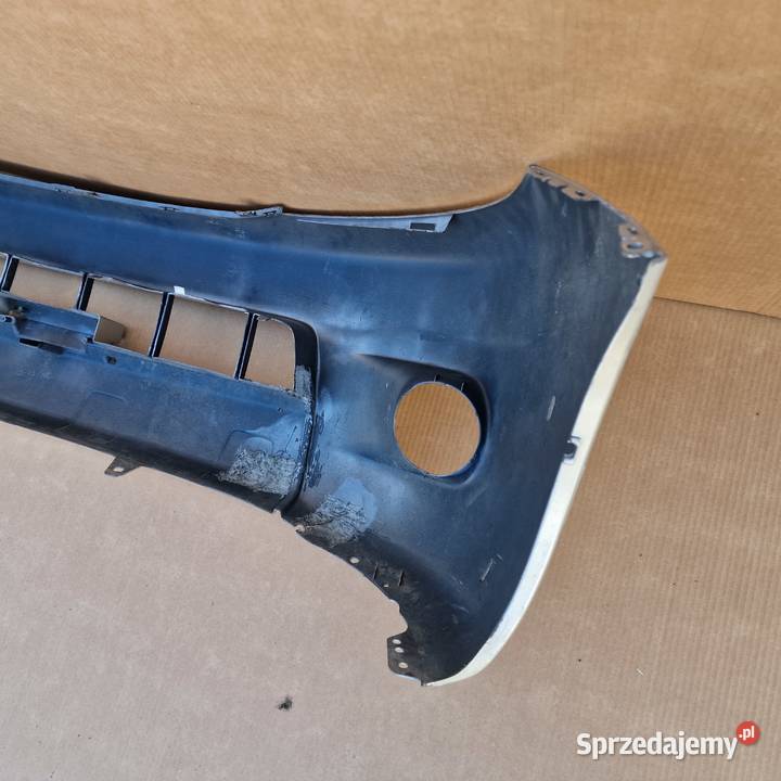 TOYOTA HILUX 0512 ZDERZAK PRZÓ PRZEDNI osobowe Bieleń