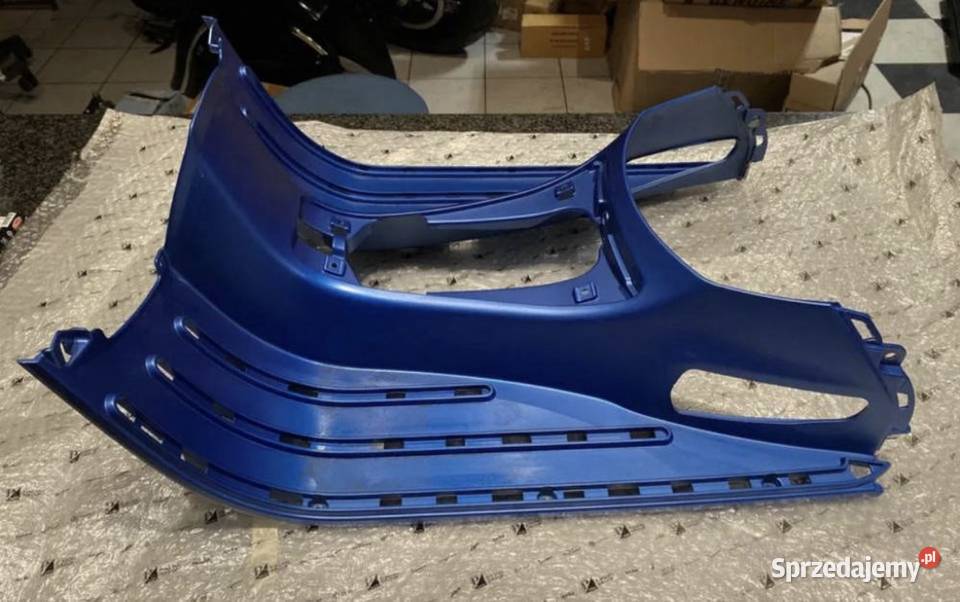 Podłoga PIAGGIO VESP GT GTS GTV owiewka pod nogi Pozostałe wielkopolskie Poznań sprzedam