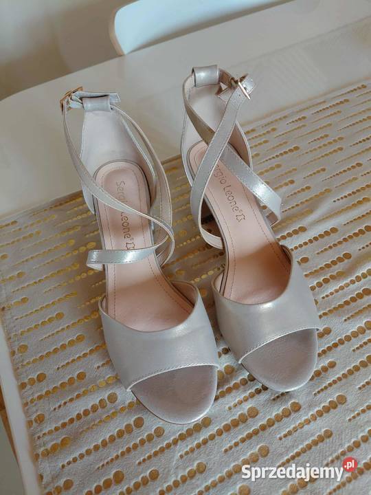Buty damskie na obcasie Klecie