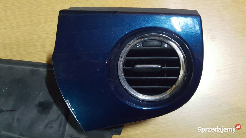 Fiat 500 kratka nawiewu powietrza lewa deski rozdzielcze, konsole Wyposażenie wnętrza Tarnów sprzedam