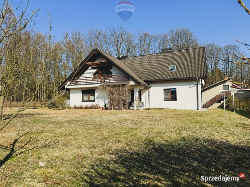 Komfortowy dom do zamieszkania w Czarkowie asfalt śląskie Czarków