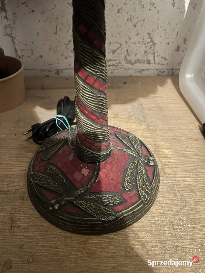 Elegancka lampa witrażowa w stylu Tiffany Gliwice