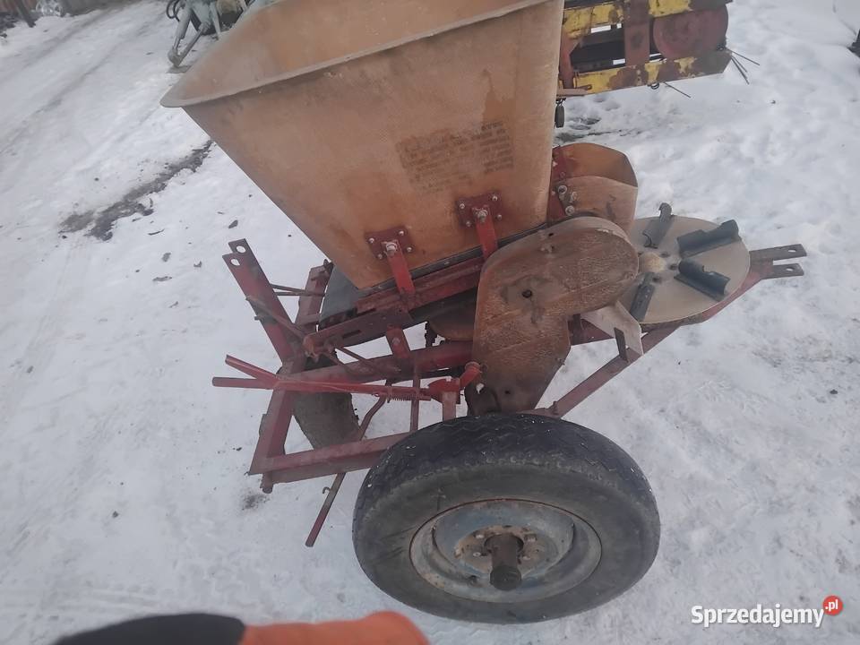 Rozsiewacz nawozów kos nieuszkodzony Bełżyce